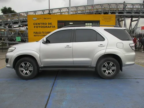 Toyota Fortuner Sr5 4x2 2700cc At Aa