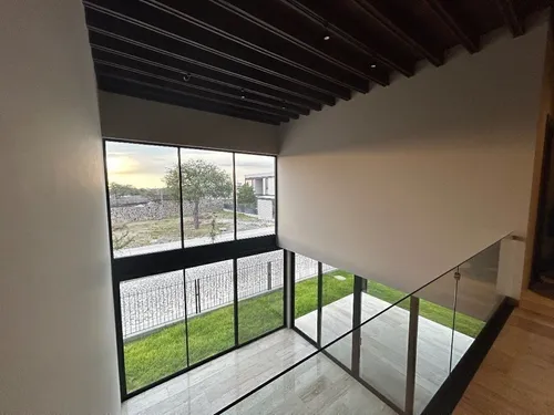 Hermosa Casa Nueva! A Estrenar!
