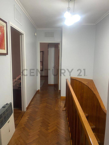 Casa En Venta En La Plata De 3 Dormitorios