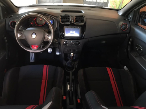 Imagen 4 de 10 de Renault Sandero 2017 2.0 Rs Racing Spirit 145cv
