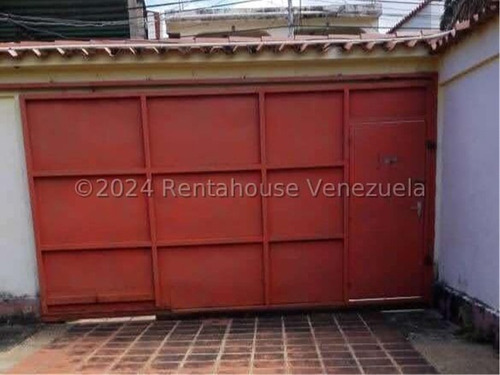 Casa En Venta En Higuerote 429mt2 5d 2b 6p