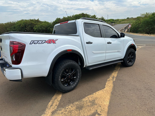 Nissan Frontier 2.3 Pro-4X Cab. Dupla 4X4 Aut. 4P