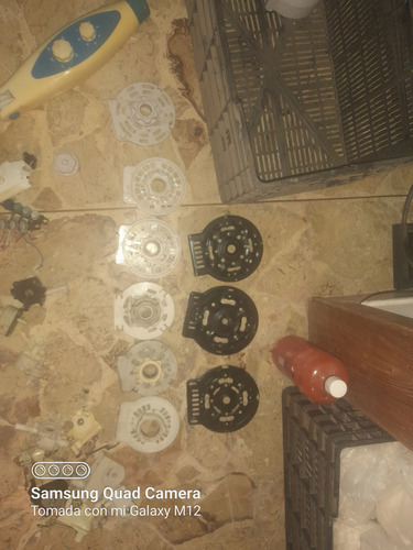 Tapas Motores Agarra Rejillas Ventiladores De Mesa Y Pie (Usado)