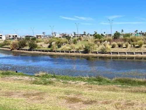 Venta De Lote Al Agua En Barrio Costas, Puertos Del Lago, Escobar