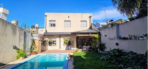 Casa Chalet En Venta En Villa Sarmiento, Morón, G.b.a. Zona Oeste, Permuta Por Depto En Caba O Haedo