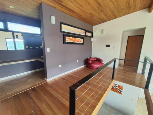 Chalet En Venta En Barrio Cerrado Lomas Del Rey , Mayu Sumaj, Cordoba