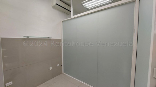 Local En Alquiler Los Chaguaramos Mls 24-20494