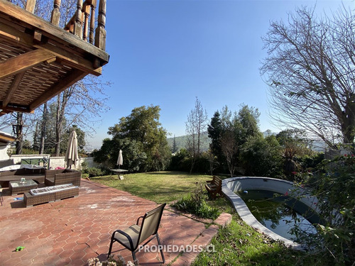 Casa En Venta De 4 Dorm. En Las Condes