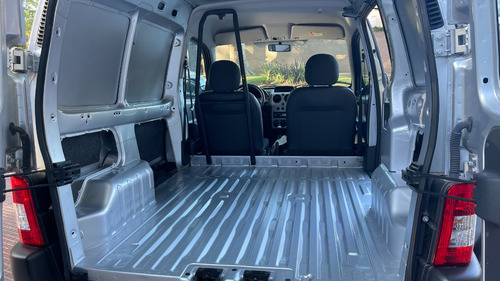 Imagen 22 de 25 de Peugeot Partner Confort Nafta