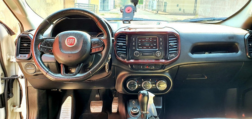Imagem 12 de 14 de Fiat Toro