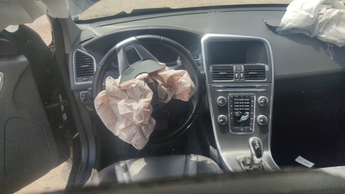 Imagem 5 de 8 de Sucata Volvo Xc60 2.0 T5 2015 Dynamic Fwd