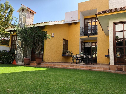 Magnifica Casa En Venta Excelente Ubicación Al Sur De La Ciudad.