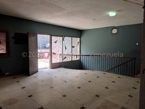 Imagen 10 de 15 de Casa En Venta Los Palos Grandes 23-14968 Wolfgang Liaz 0414-132-24-22 0412-582-01-12