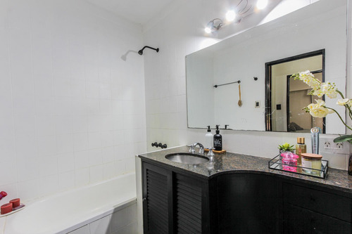 Venta Casa 5 Ambientes Cochera Y Patio - Liniers - Apto Credito