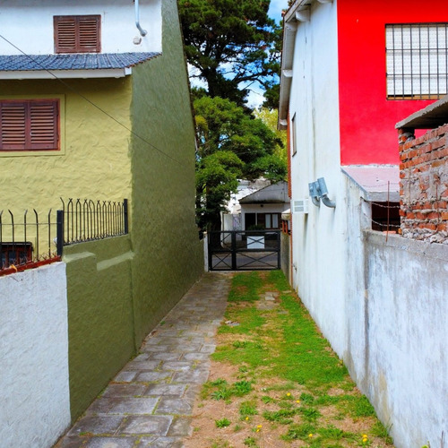 Imagen 16 de 18 de Casa Con Espacio Aéreo Lugar Para Auto. Sin Expensas.