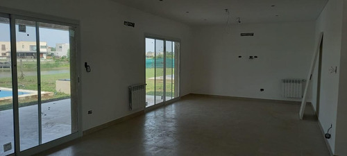 Imagen 9 de 9 de Casa En Venta A La Laguna Canton Barrio Norte A Estrenar