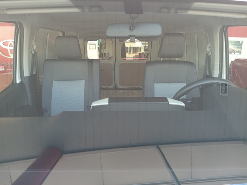 Toyota Hiace 2.8 Tdi Furgón 6at L1h1 3a 4p