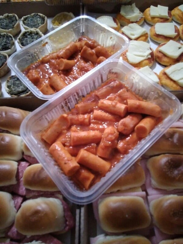 Catering Premium Lunch Para 30/35 Personas + Mesa Dulce