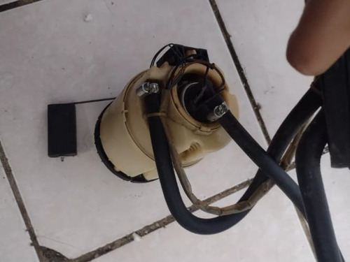 Bomba De Combustible Vw Cabrio Jetta Passat #1hm 919 051 Usa (Usado)