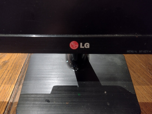 Monitor Led Lg 19en33 Para Reparar O Usar Como Repuesto Negro (Usado)