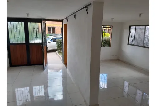 Casa Unifamiliar En Arriendo En La Ceja, Cerca Al Viva.