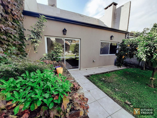 Casa Venta 3 Dormitorios 2 Baños 1 Cochera 1 Quincho 270 Mts 2 Totales - La Plata