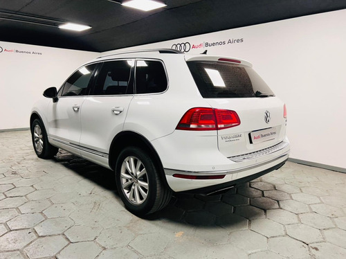 Imagen 20 de 21 de Volkswagen Touareg 4.2 V8 Premium Usada Nueva Tiguan Amarok