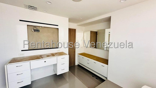Maritza Lucena Vende Apartamento Moderno Y Espacioso, Al Este De Barquisimeto, Remodelado, Acabados De Primera, Amplios Espacios, Para Disfrute En Familia, Agua, Luz, Vigilancia 24/7, Vista Panorámica