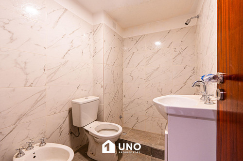 Av. Francia Y Córdoba - Amplio Dpto De 1 Dormitorio Externo.