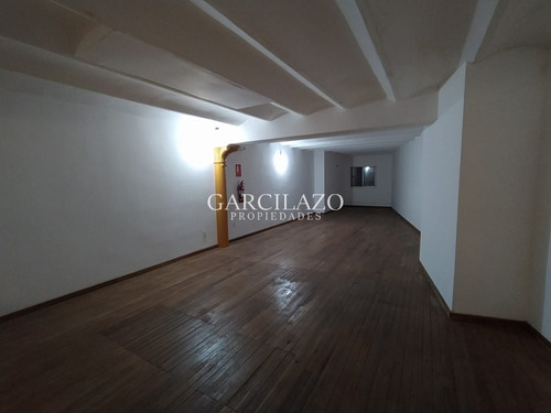 Local Comercial En Alquiler - Ciudad Vieja