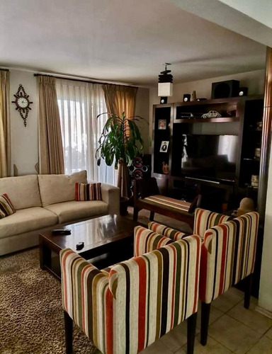 Casa En Venta De 3 Dorm. En Jardines Las Vizcachas