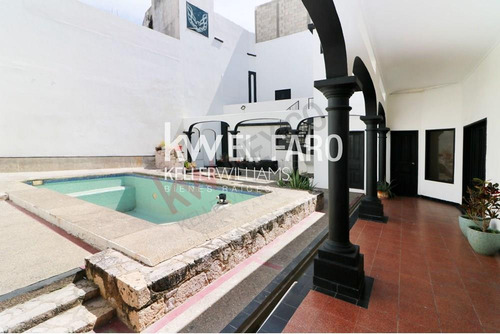 Casa De Los Cisnes En Venta En Aquiles Serdán A Una Cuadra De La Playa.