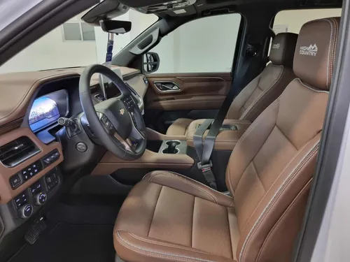 Chevrolet Suburban 5.3 High Country 4X4 At