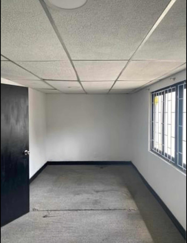 Imagen 6 de 19 de Se Arrienda Casa Grande Para Local O Oficinas