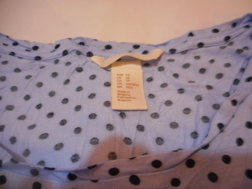 Remera Hym Celeste Lunares Azules Talle Xs