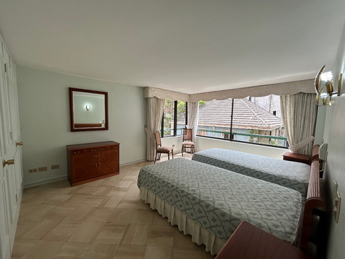 Metro El Golf, 3dorm.+3baños + 2estac +1bod. -amoblado Codjc