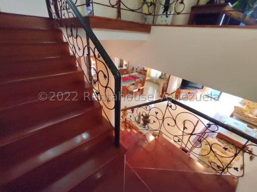 Apartamento Duplex Amoblado En Venta Urb La Soledad 25-16066 Gjg