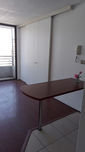 Cómodo Departamento En Arriendo, Excelente Ubicación.