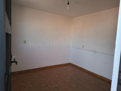 Casa En Renta En Villas De Guadalupe Xalostoc, Ecatepec De Morelos Jl 25-2937.