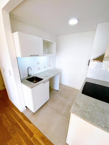 Departamento Con Cochera En Venta En Venice, Tigre.