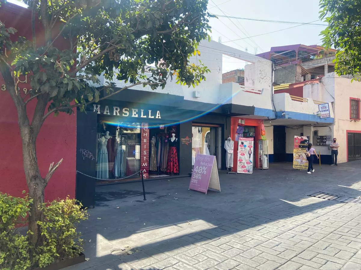 Edificio En Venta Con Uso De Suelo Comercial, A Solo Dos Cuadras Del Zócalo De Cuernavaca