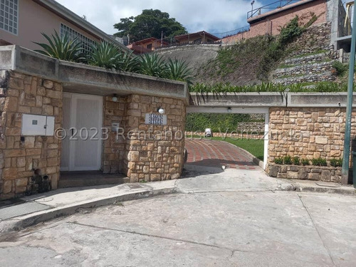 Ss: Vende Casa 23-33085 En Prado Del Este De 1.000 M2