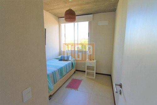 Apartamento En La Barra, 2 Dormitorios -ref:17201