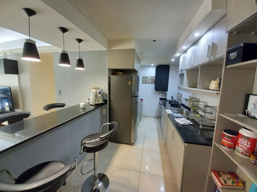 Imagen 5 de 16 de Venta- Luminoso- Departamento- Reciclado- 4 Ambientes- Caballito- 1 Cuadra De Riv.