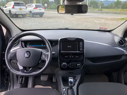 Renault Zoe At 4x2