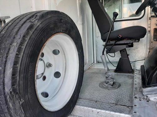 Imagen 14 de 15 de Vanett Freightliner