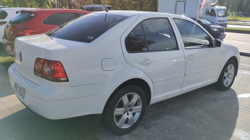 Imagen 10 de 17 de Volkswagen Bora 2013 2.0 Trendline 115cv