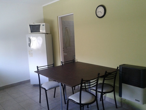Imagen 6 de 17 de Venta De Gran Casa 4 Ambientes Y Dos Departamentos En Pico