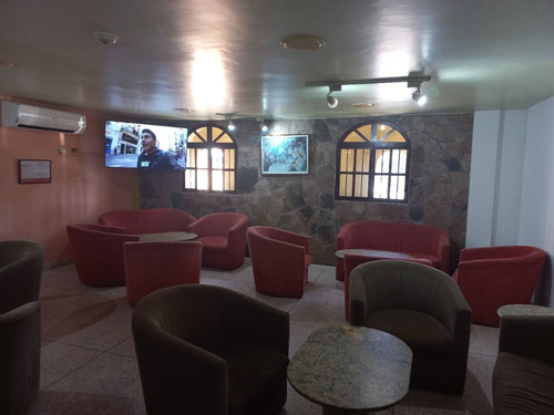 Imagen 2 de 11 de Marlyn Padrón Traspaso De Restaurant De Gran Trayectoria En Valencia Mlyn