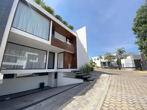 Casa En Venta En Lomas De Angelópolis Ii